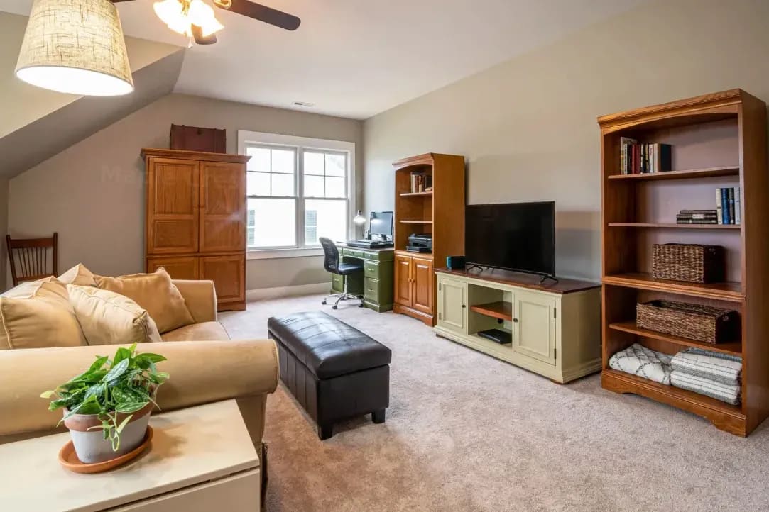 Maple Crest Furnishings 10